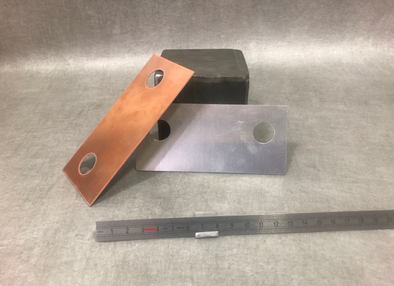 Clinquants en bimétal cuivre aluminium découpés sur mesure dans les ateliers METOLEX à Lyon pour équipements haute tension